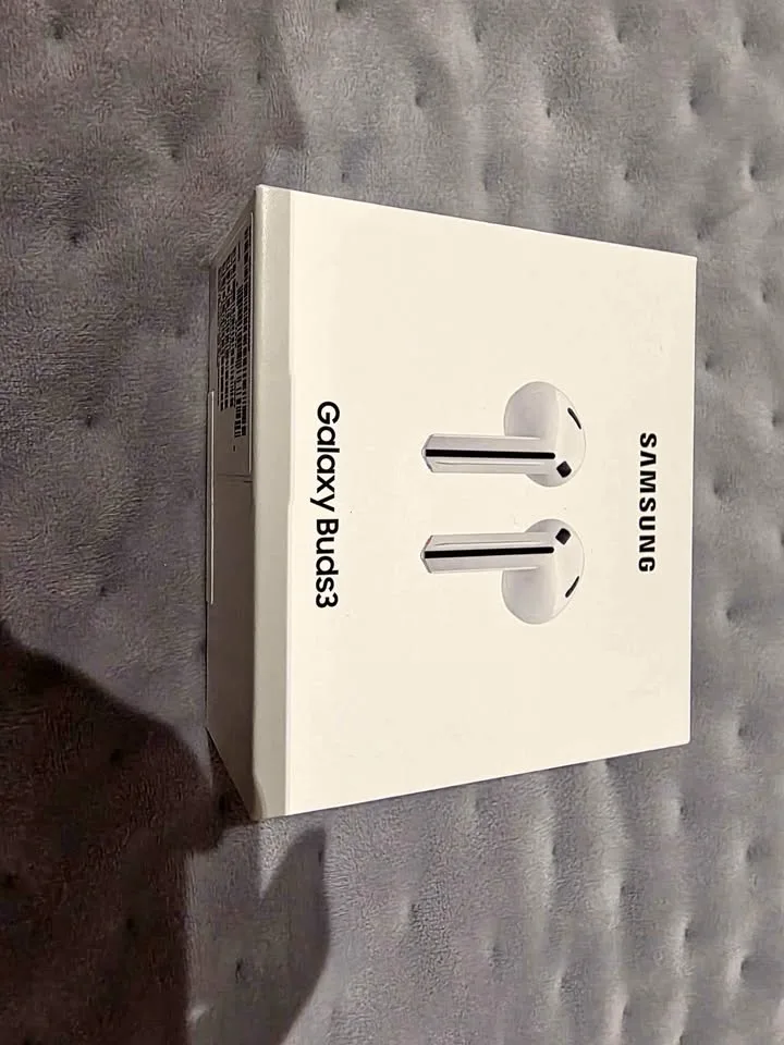 Galaxy buds3 sealed