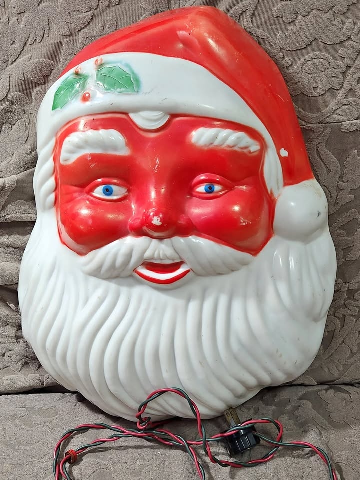 Vintage Blow Mold Light Up Santa Face - in perfect working order