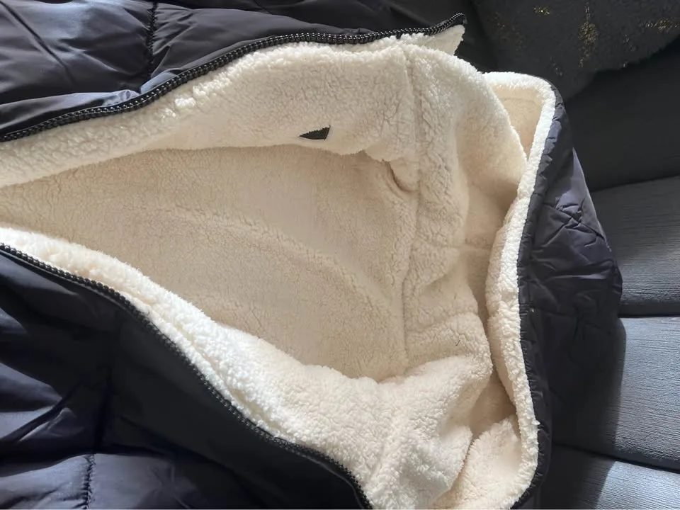 New Guess Reversible jacket kids size 12 image indicator(4)