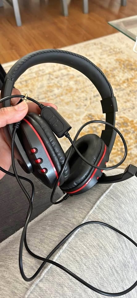 Headphone