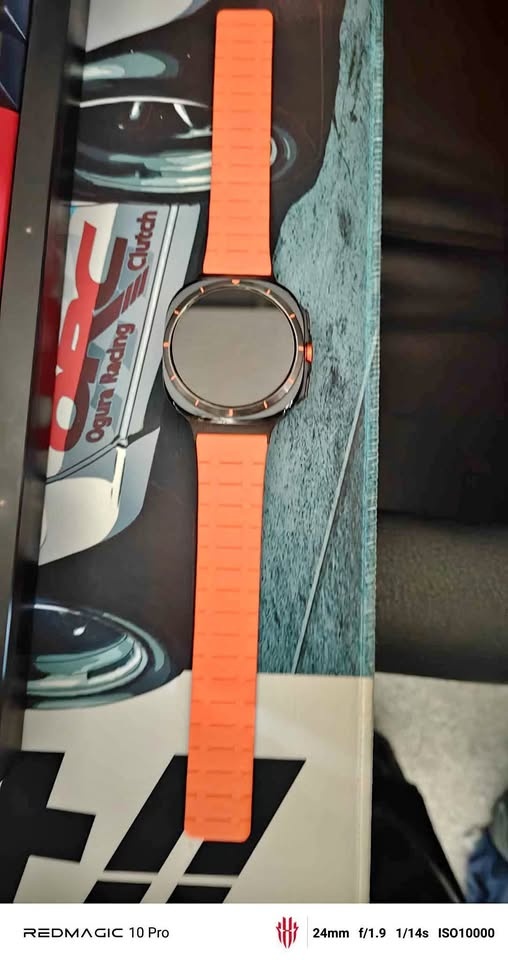 Samsung Galaxy Watch Ultra & charging stand