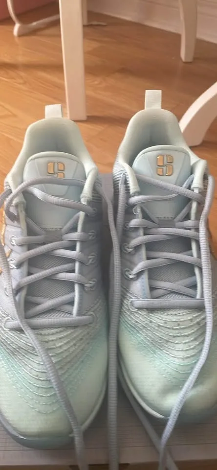 Sabrina 3 image indicator(3)