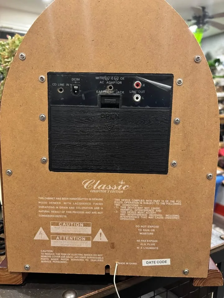 Collectable Coca Cola Radio image indicator(2)