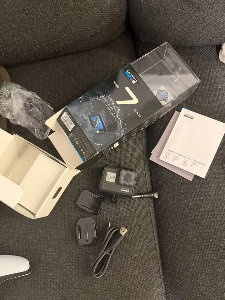 Gopro Hero7 Black +256GB Micro SD image indicator(2)