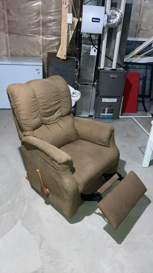 Comfy Recliner Chair or Best Offers image indicator(6)
