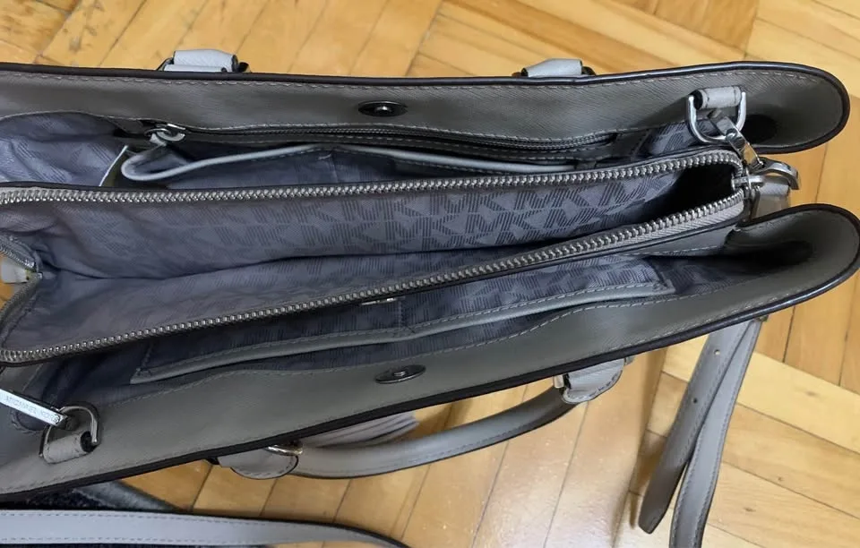 Michael Kors. Brand new image indicator(3)