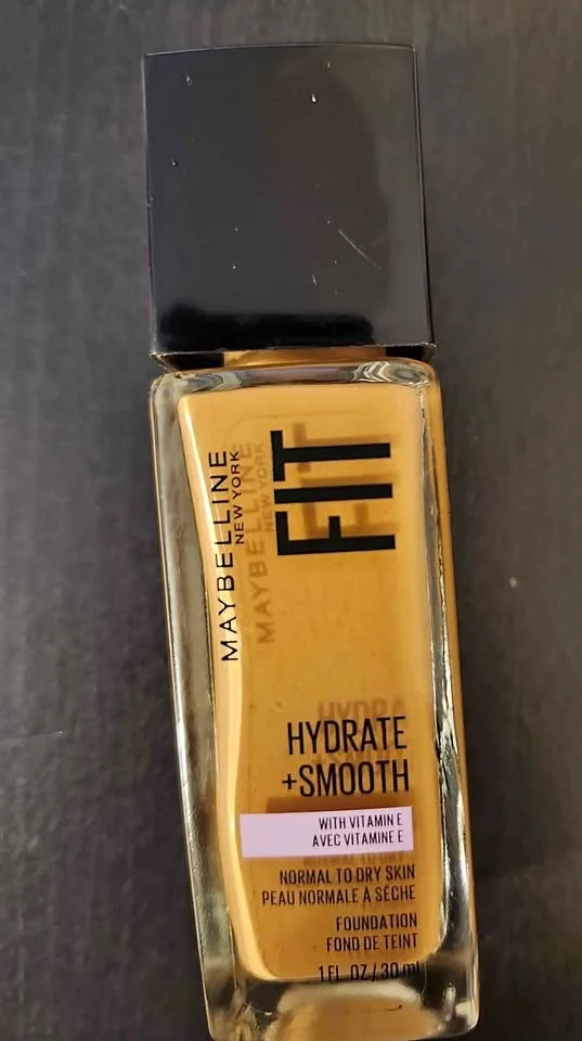 Maybelline Fit Me Hydrate + Smooth Foundation - 330 #Cleanout