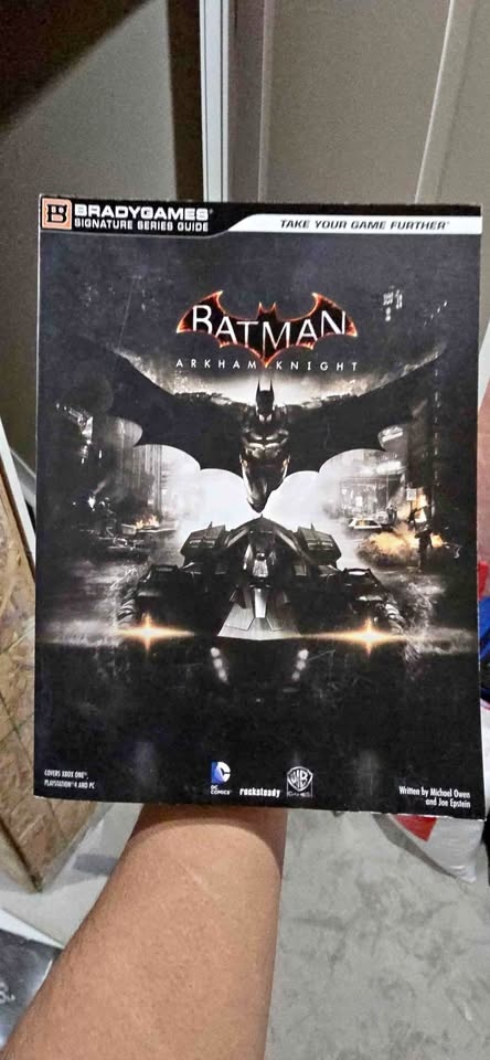 Batman: Arkham Knight Official Strategy Guide