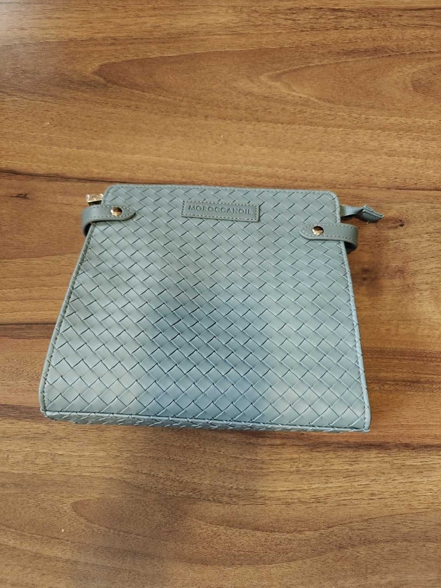 Moroccan Oil brand pouch