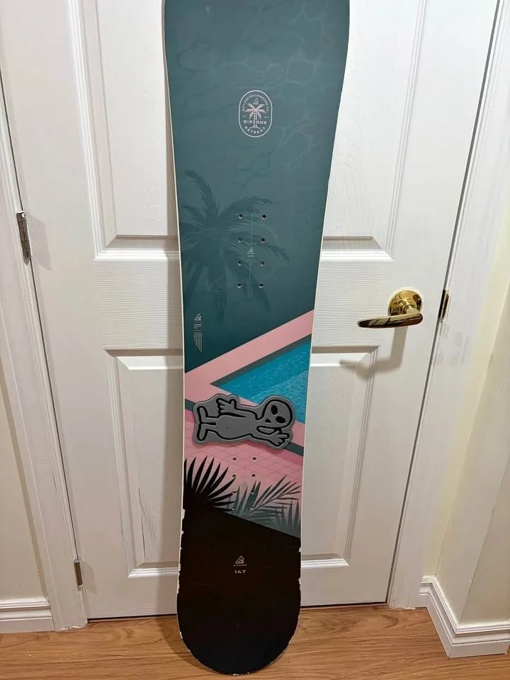 Women’s Snowboard 147 CM