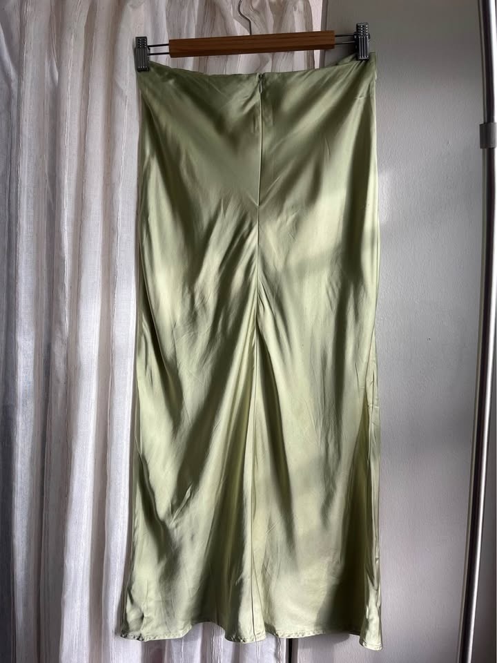 Frank & Oak bias cut slip skirt size small - photo 2