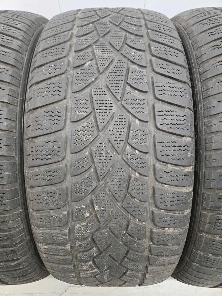 Dunlop SP Winter Sport Tires- 265/40R20 image indicator(3)