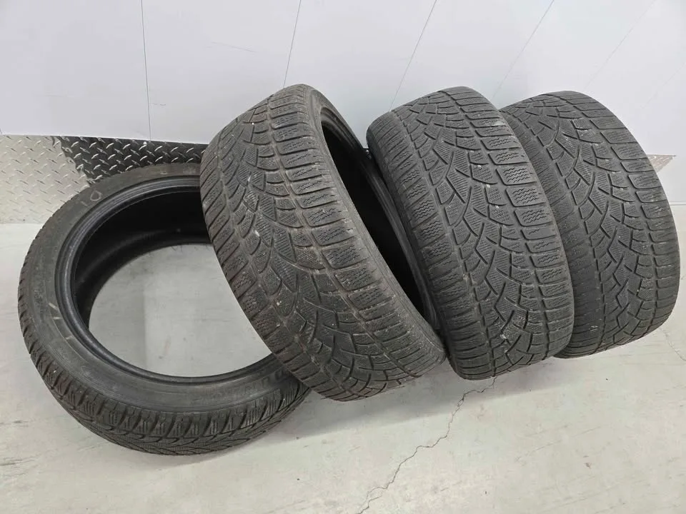 Dunlop SP Winter Sport Tires- 265/40R20 image indicator(7)