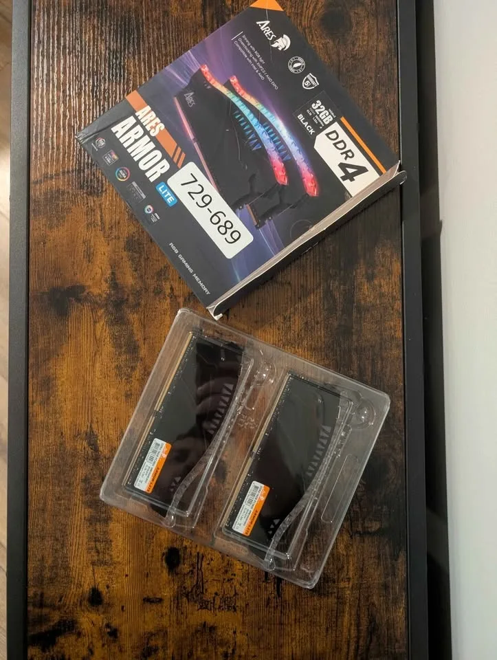 DATO 32GB - 16GB x2 DDR4 RGB RAM (3200MHz) image indicator(3)