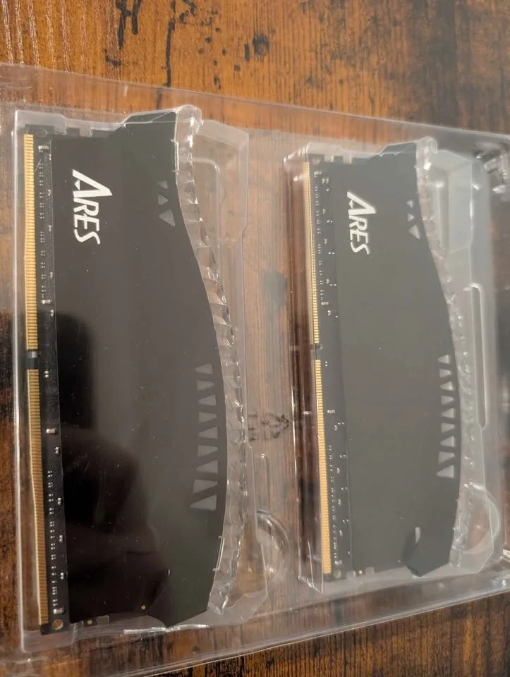 DATO 32GB - 16GB x2 DDR4 RGB RAM (3200MHz) image indicator(7)