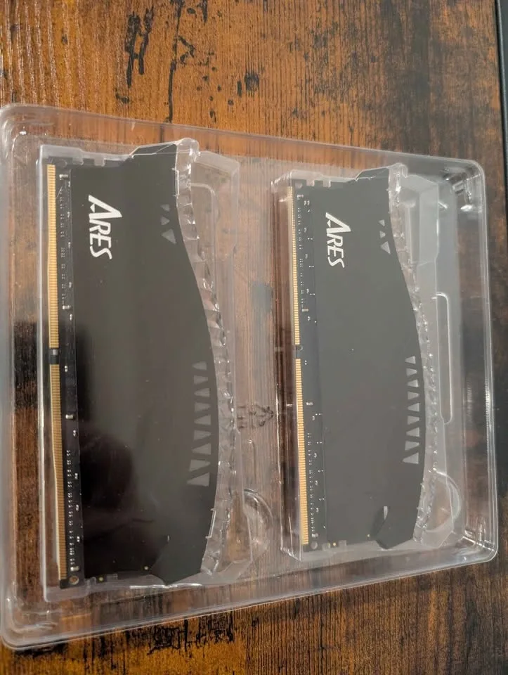 DATO 32GB - 16GB x2 DDR4 RGB RAM (3200MHz) image indicator(8)