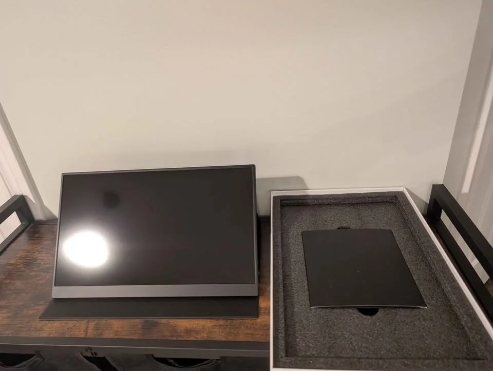 ZSCMALLS 15” Portable Monitor image indicator(2)