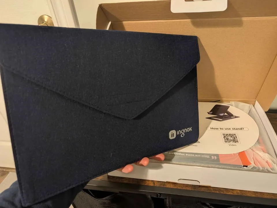 Ingnok 15.6” Portable Monitor (1080p FHD) image indicator(2)