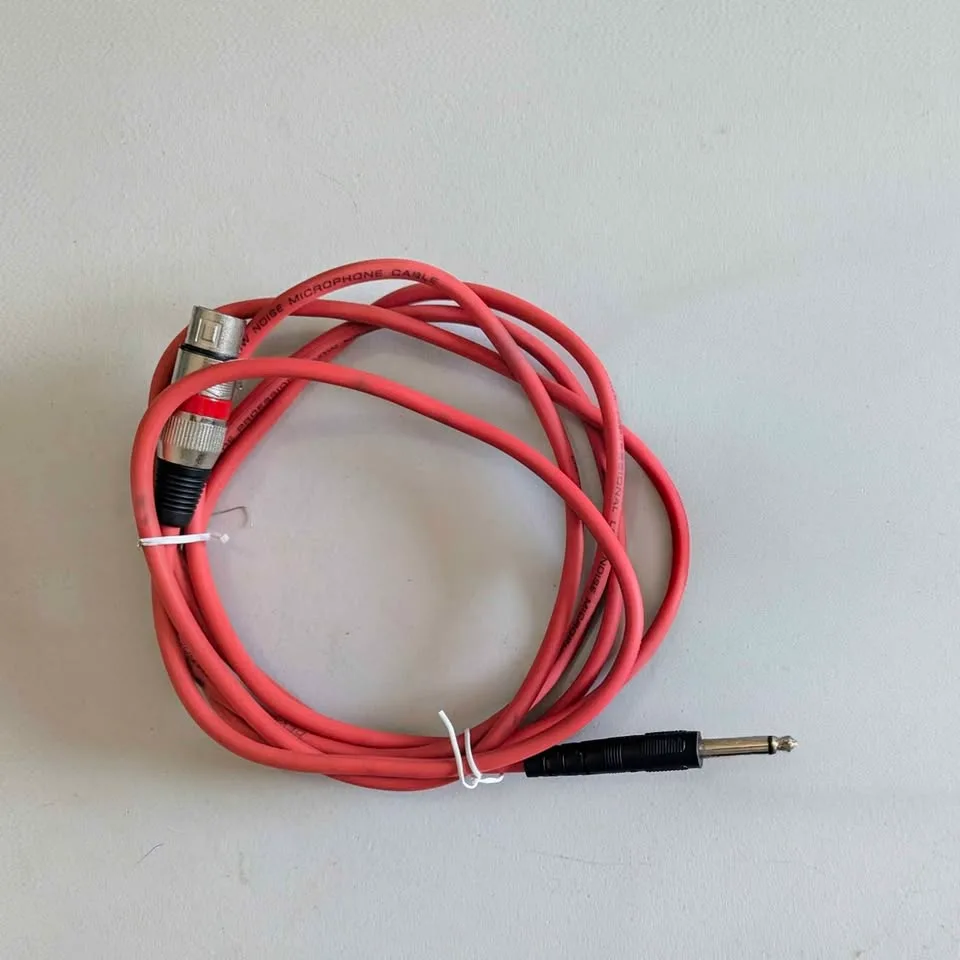 Red XLR to Mono 1/4' - 8.5ft thumbnail