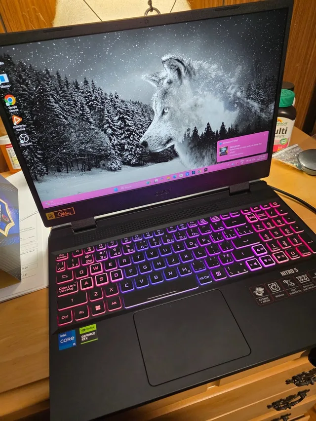 Nitro 5 15.6" FHD Gaming Laptop image indicator(2)