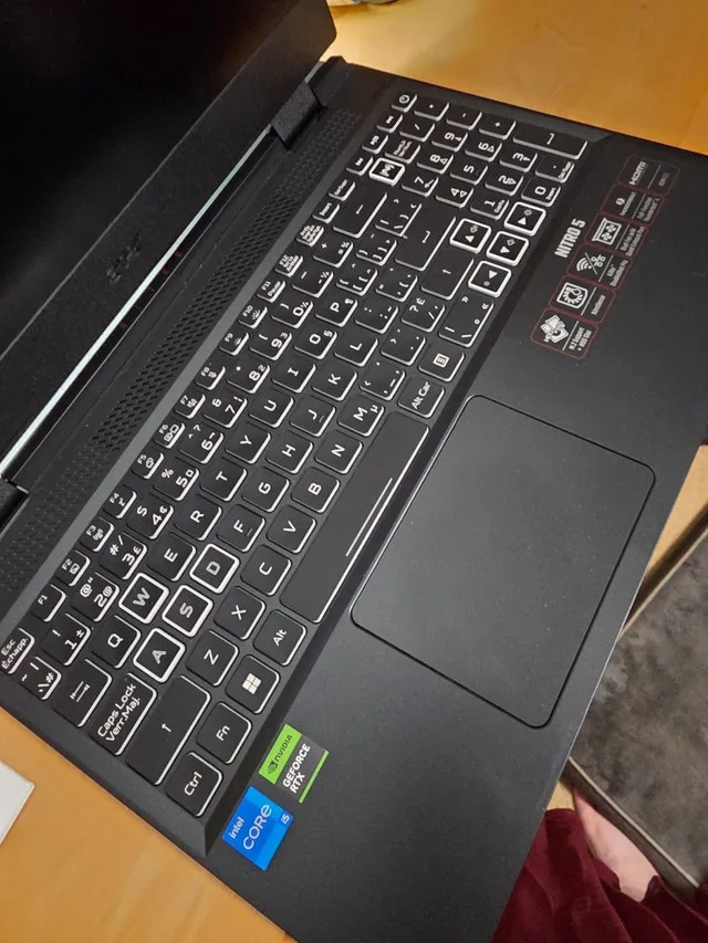 Nitro 5 15.6" FHD Gaming Laptop image indicator(5)