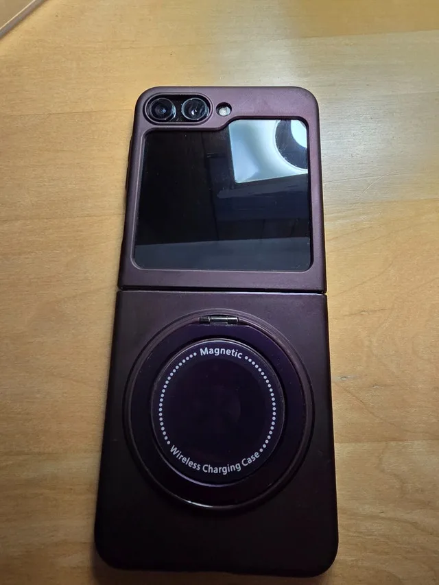 Unlocked Samsung Z Flip 5 image indicator(4)