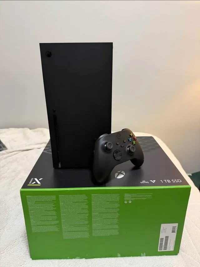 Xbox Series X 1 TB With box