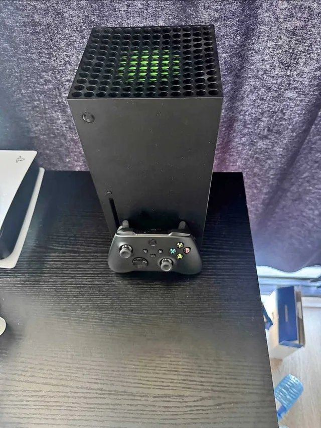 Xbox Series X 1 TB With box image indicator(2)