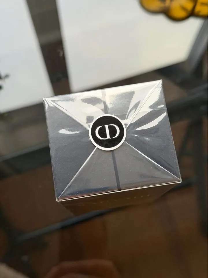 Dior Sauvage Eau de Parfum (100ml) image indicator(2)