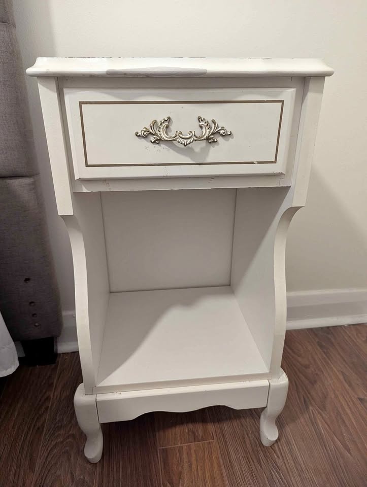 2 small bedside tables - perfect for small spaces, CLEAR OUT SAL