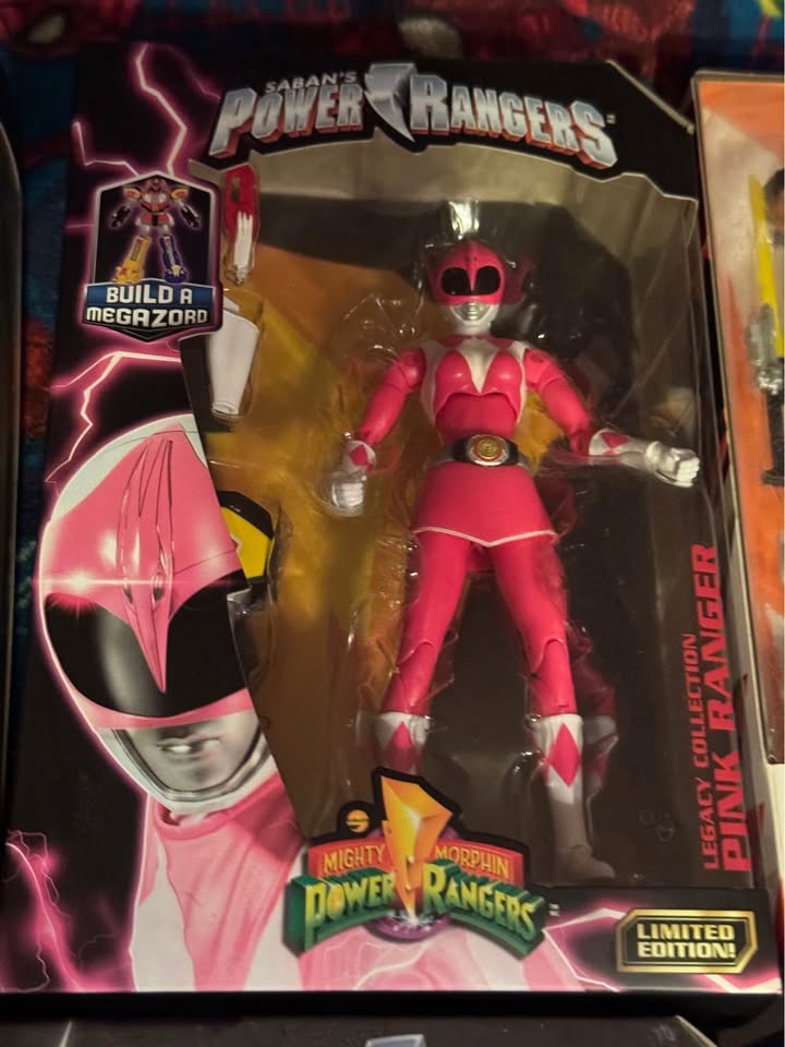 Six Power Rangers figures! New! Sealed! All for $80 - photo 3