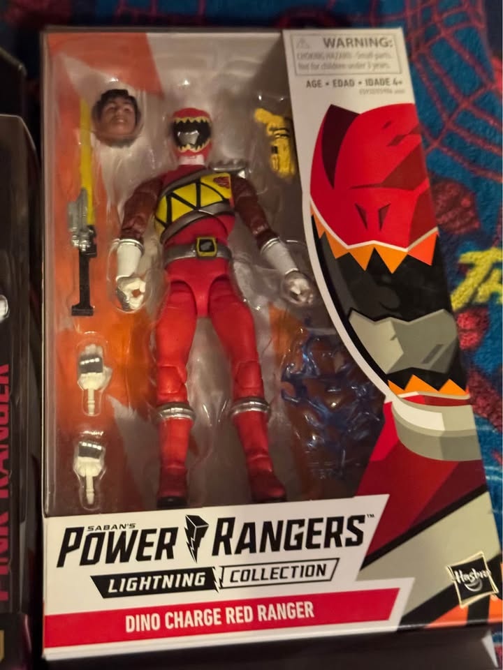 Six Power Rangers figures! New! Sealed! All for $80 - photo 4