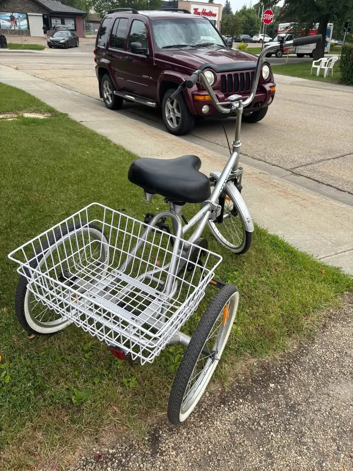 Mantis Tri-Rad Folding Adult Tricycle/Trike image indicator(3)