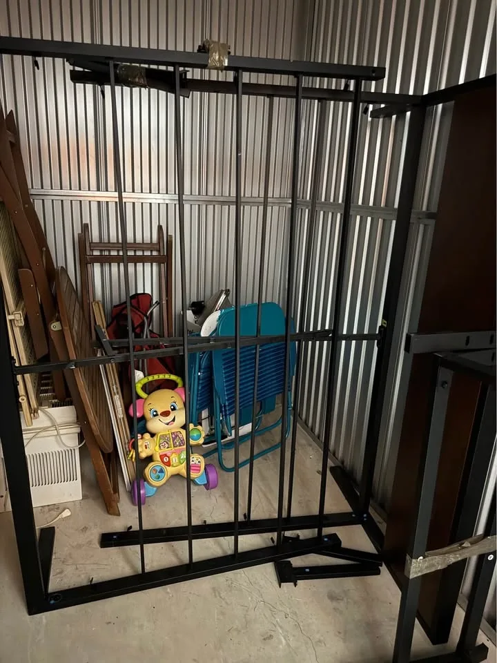 Wood and metal platform Queen size bed frame image indicator(2)