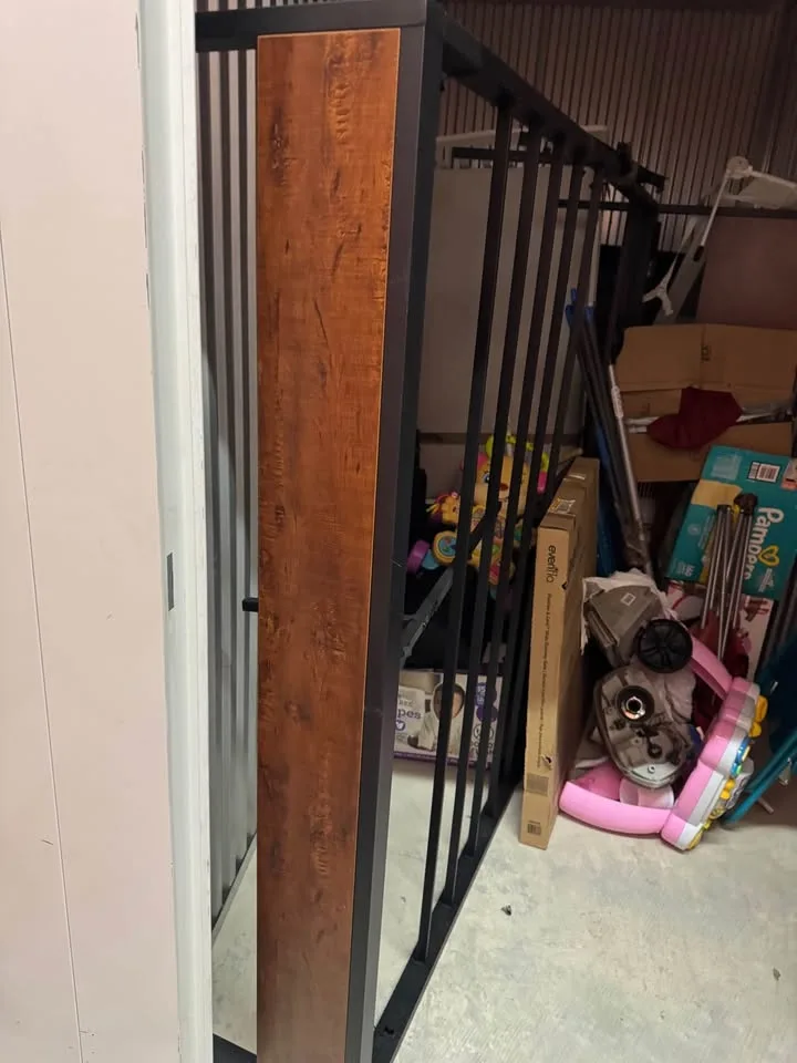 Wood and metal platform Queen size bed frame image indicator(4)