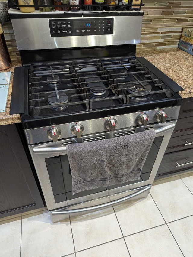 Samsung Gas Stove, Convection Oven With Warming Drawer - photo 3