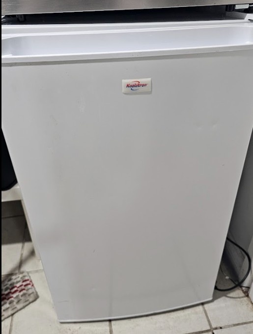 MOVE OUT SALE: Upright Freezer (136$ OFF) - photo 3