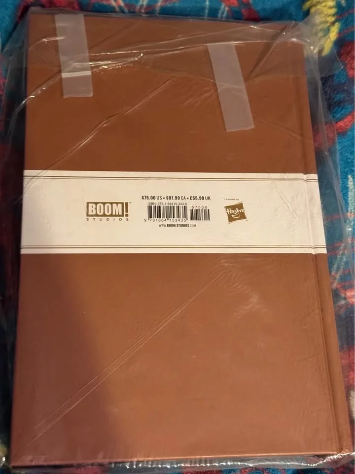 Power Rangers Shattered Grid Deluxe Hardcover. Excellent conditi image indicator(3)