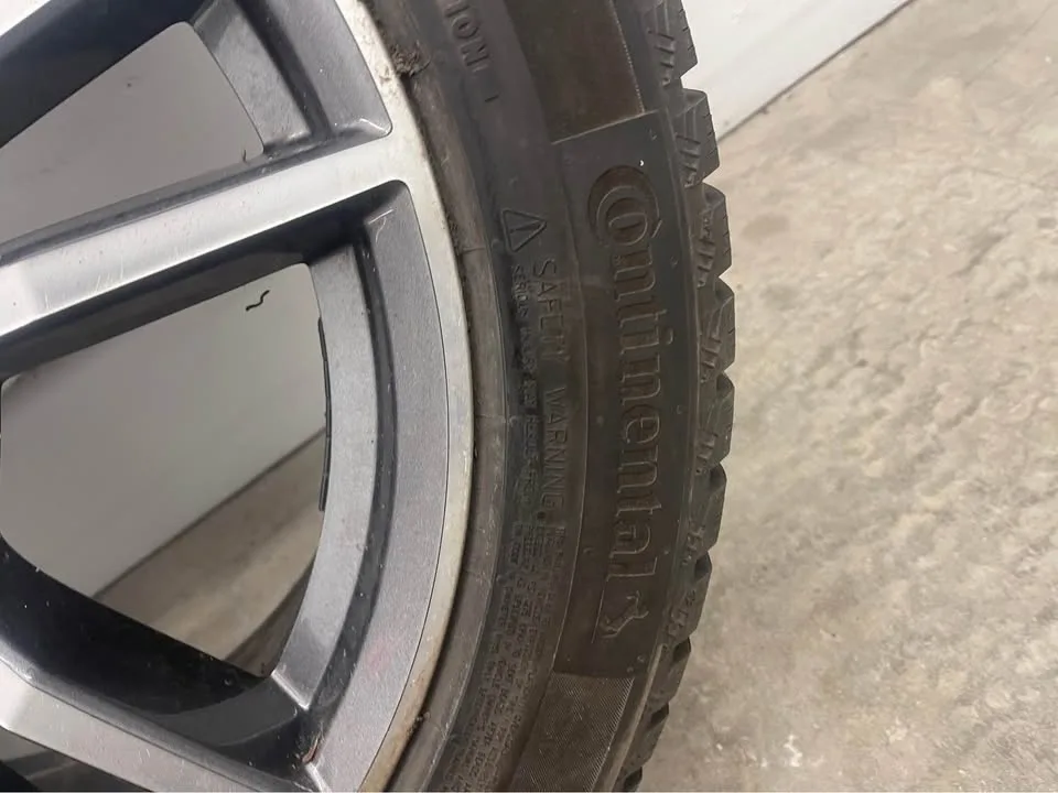 Ford Mustang 18” Continental Winter Wheels with TPMS image indicator(3)