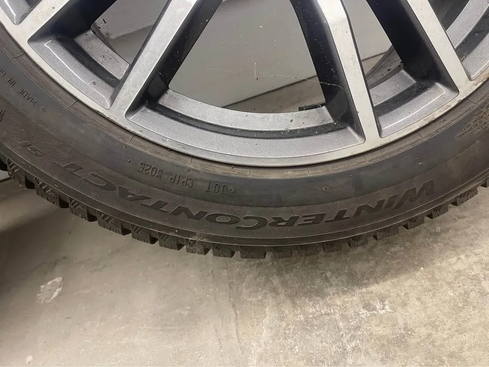 Ford Mustang 18” Continental Winter Wheels with TPMS image indicator(4)