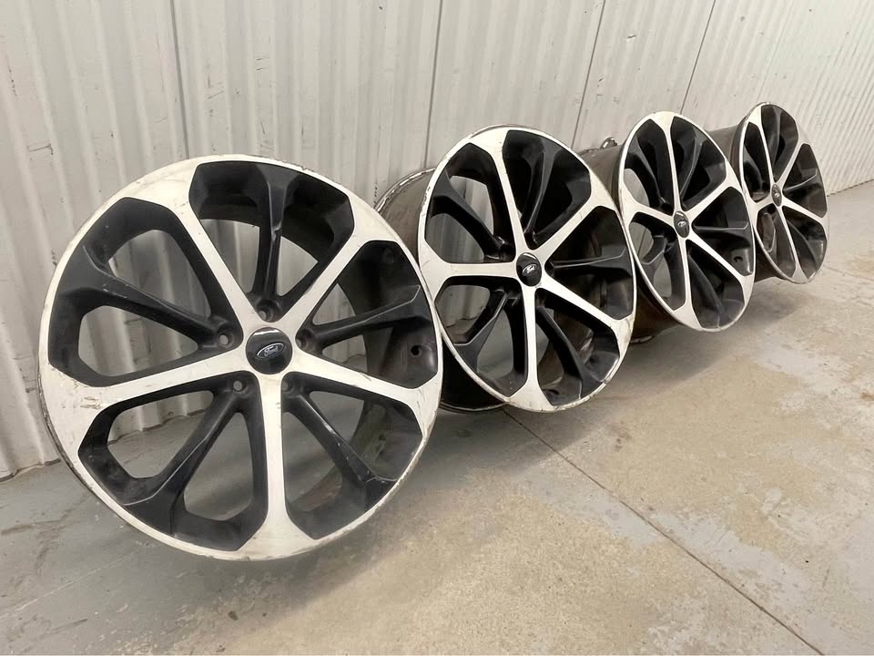 Ford 20” inch Wheels