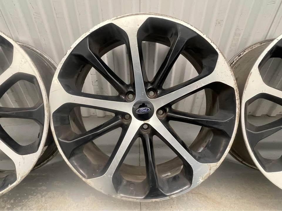 Ford 20” inch Wheels - photo 3