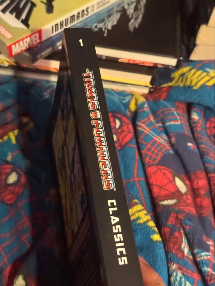 Transformers classic volume 1. IDW. Like new! - photo 3