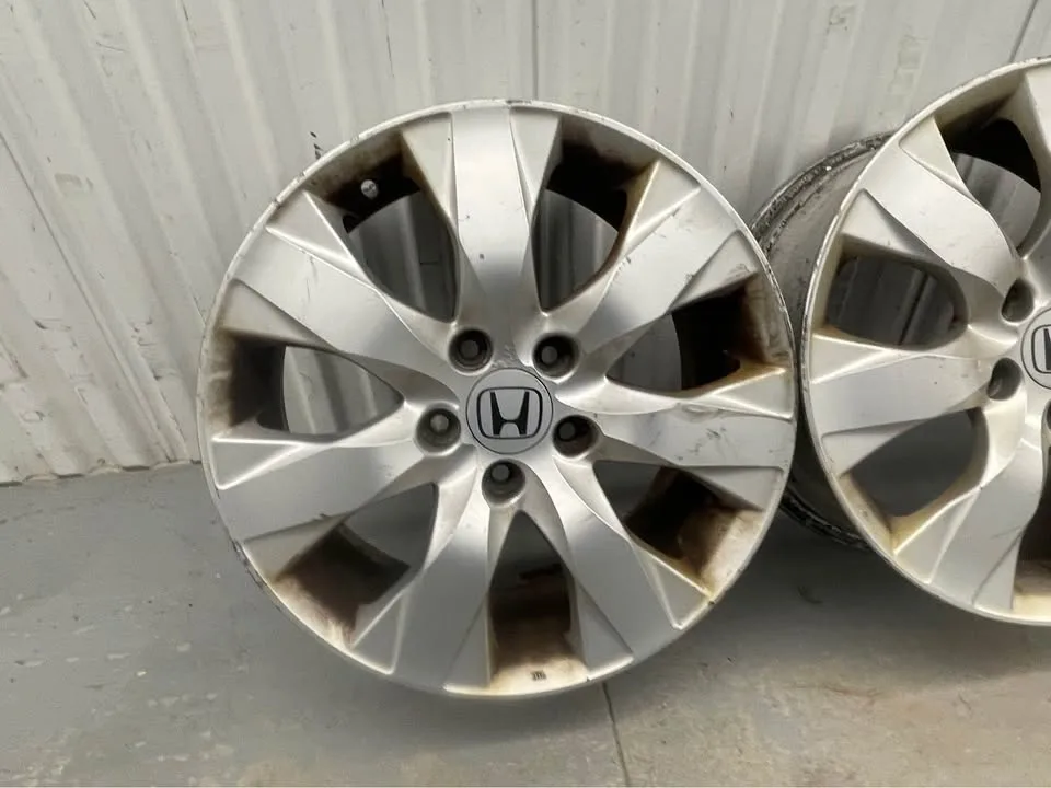 Honda 17” Inch Wheels image indicator(2)