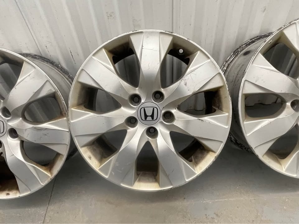 Honda 17” Inch Wheels - photo 3