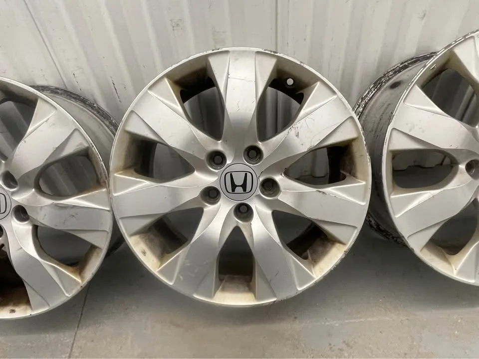 Honda 17” Inch Wheels image indicator(3)