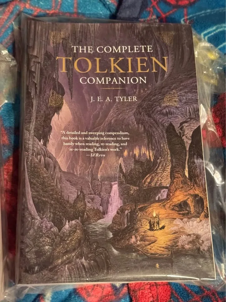 6 J.R.R.Tolkien books! Illustrated Hobbit included! image indicator(4)