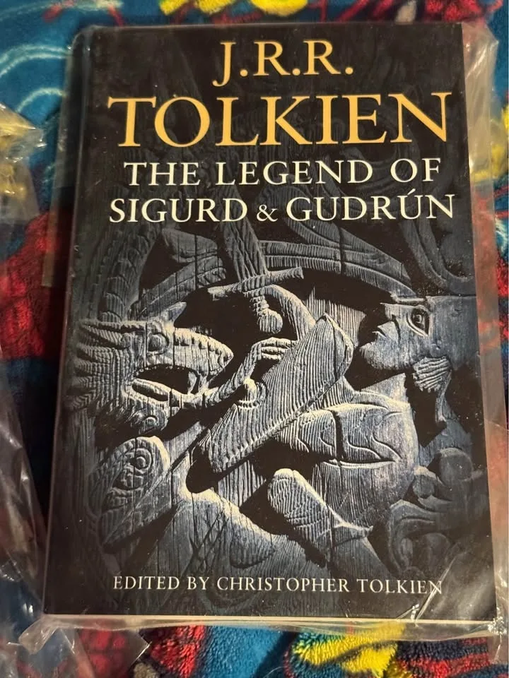 6 J.R.R.Tolkien books! Illustrated Hobbit included! image indicator(5)