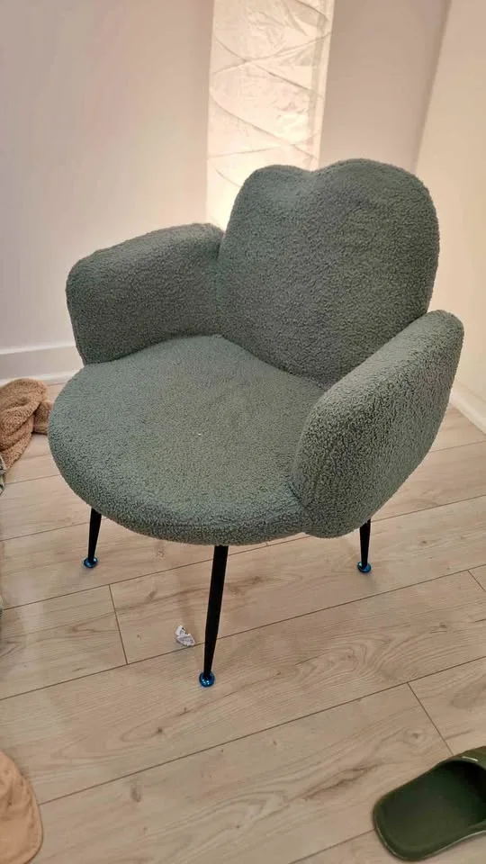 Chair (almost new)