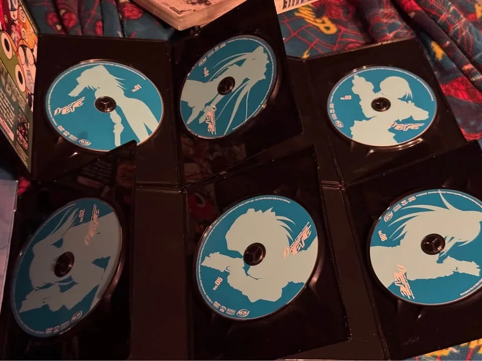 Divergence Eve complete collection DVD. Like New!! image indicator(9)